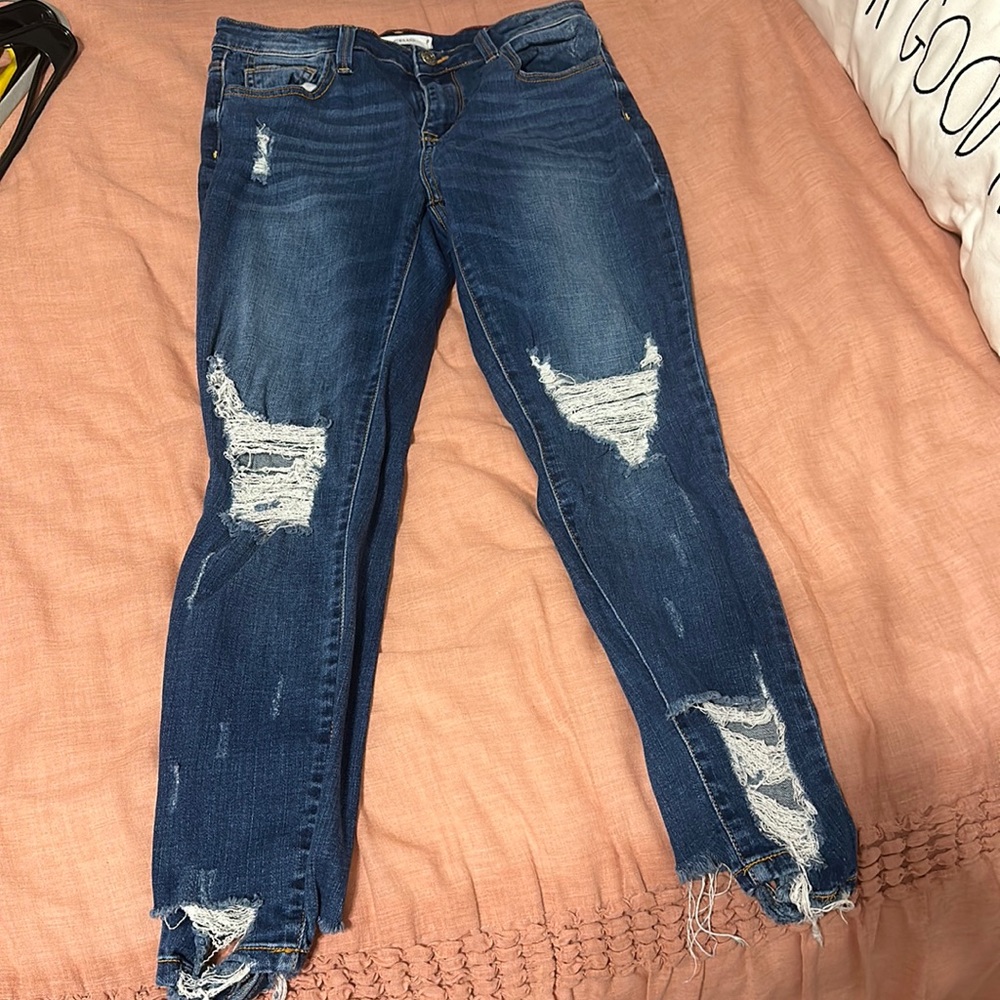 Cello Size 9 Distressed Jeans